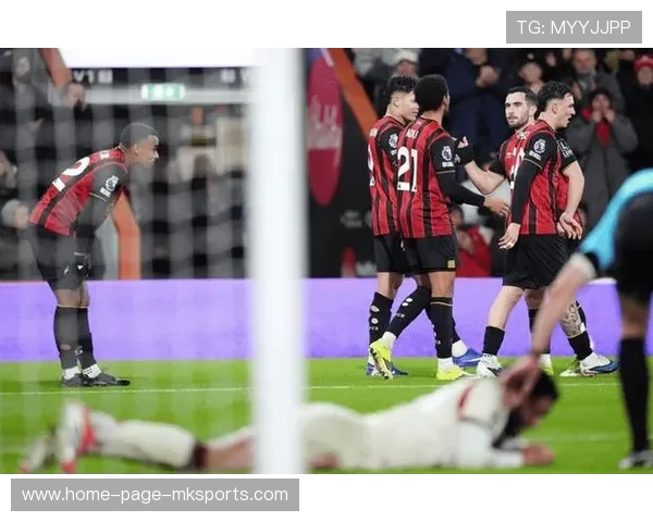 伯恩茅斯主场摆出低位防守，利物浦边路强攻，英超利物浦伯恩利