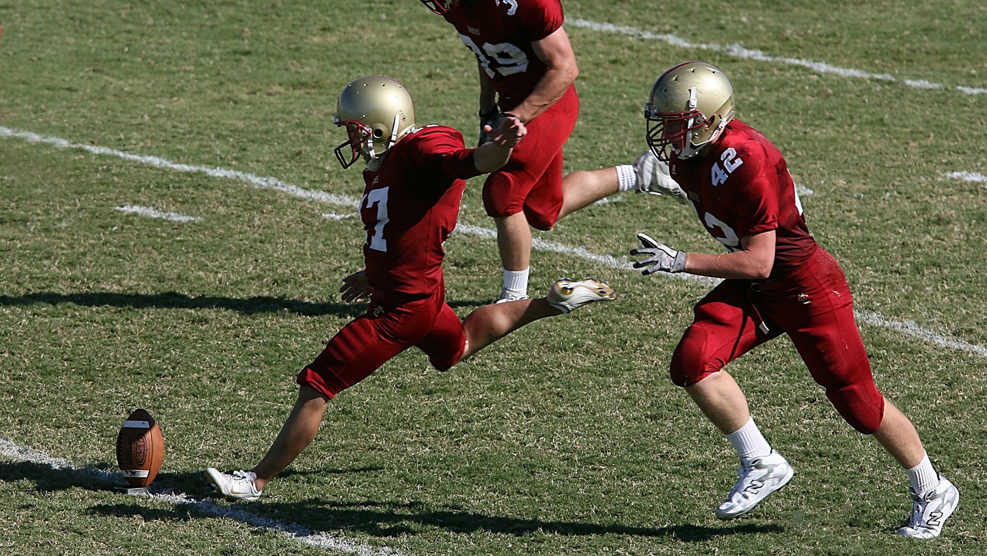 mk体育网址-“亚戈·卡尔曼的强硬风格与全面技术，让美洲狮队在世界赛场中称霸”